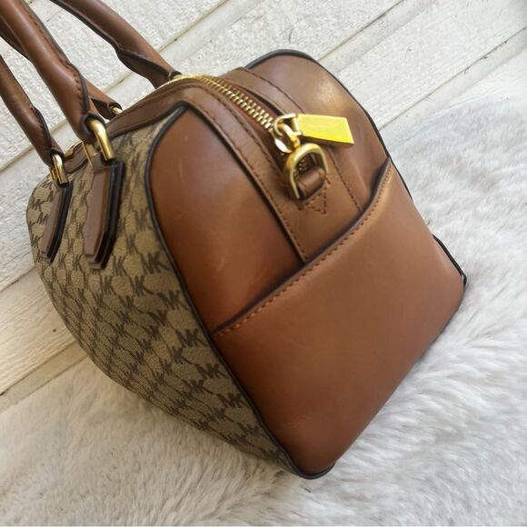 MICHAEL KORS Medium Mercer Heritage Duffle Boston Speedy Monogram Tote Bag - Picture 7 of 12